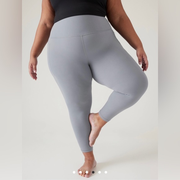 Athleta Salutation Stash 7/8 Tight // Coastline Blue - Picture 4 of 9